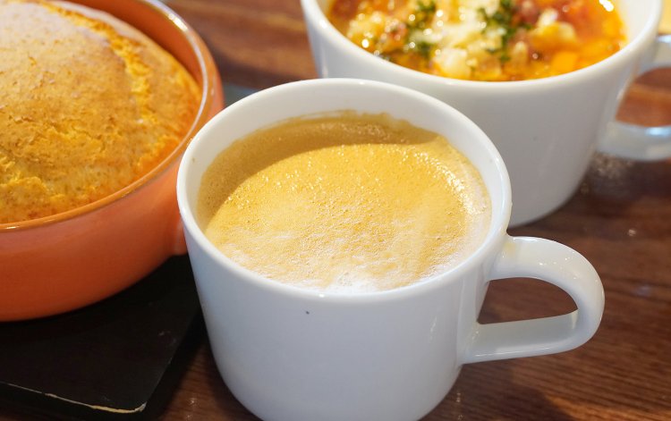 ドリンクメニューも豊富にそろう。