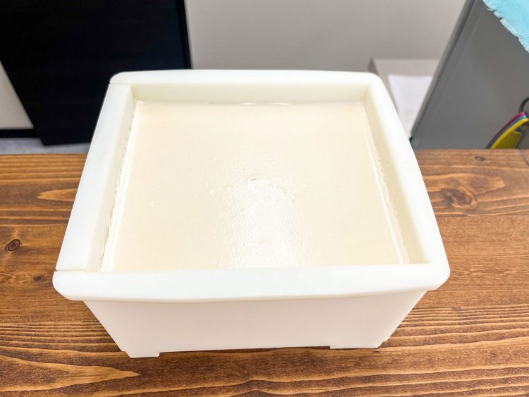 毎日店内で作っている作りたて豆腐。