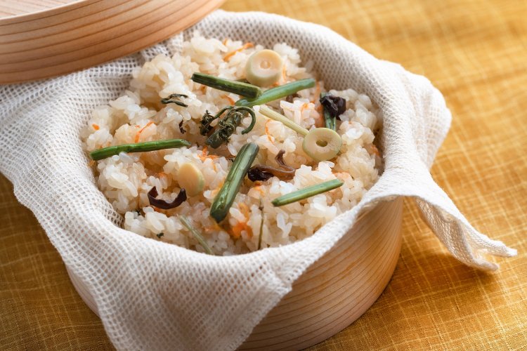 限定の『東寺餅』山菜おこわ！