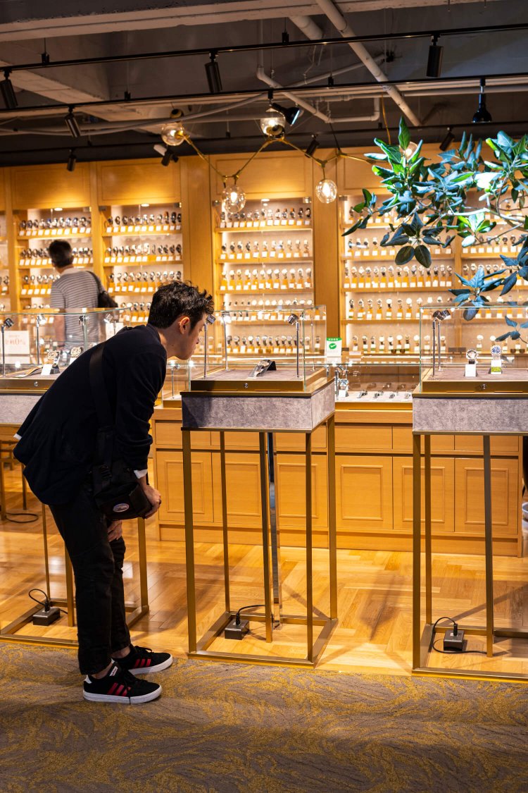 長谷川さん「僕も自分へのごほうびをここで買ったことあるんですよ」。