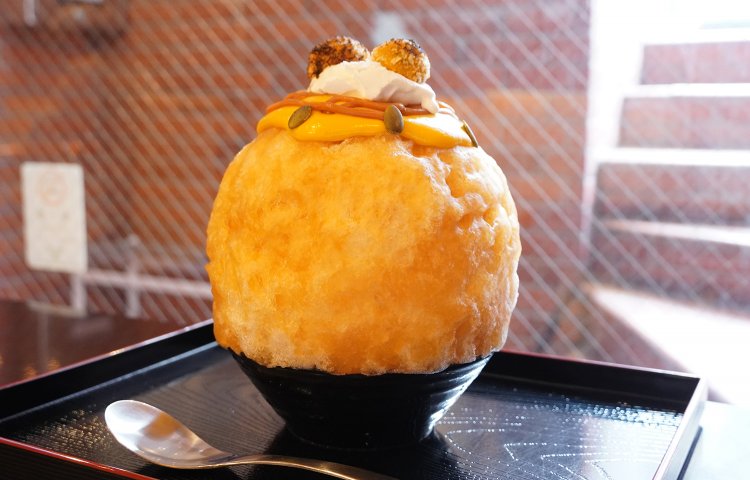 高さは25cmくらい。ボリュームたっぷりのビジュアル。