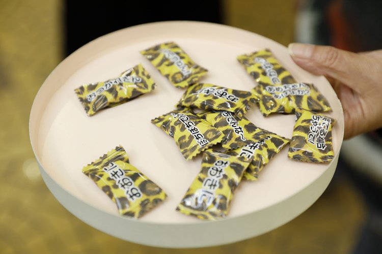 「ザ・大阪」な飴ちゃんももらった。