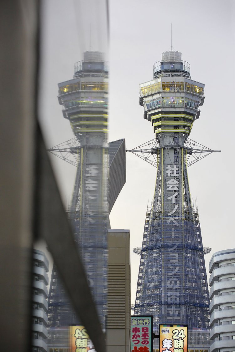 通天閣が2つ写る撮影スポットはアクティビティ参加者のお楽しみ。