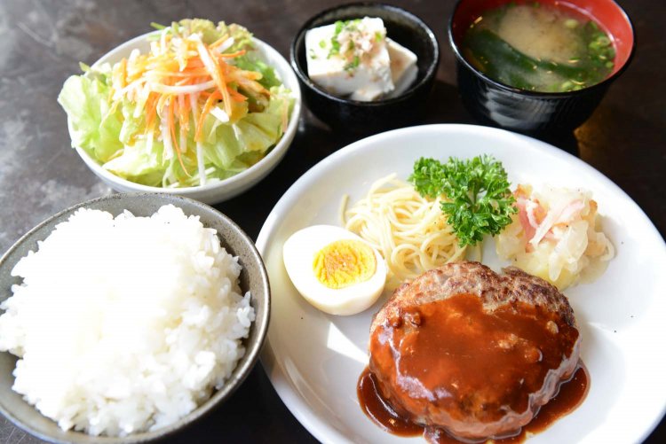 STRAW HAT（すとろー はっと）