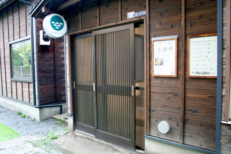 実家に帰って来たような気分になる『ソーシャルカフェPORTO』の入り口。