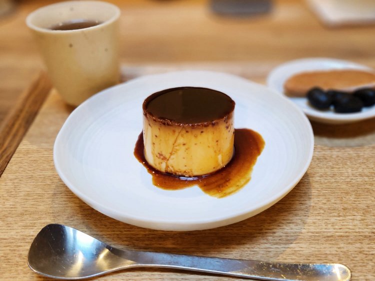 みそプリン 387円。