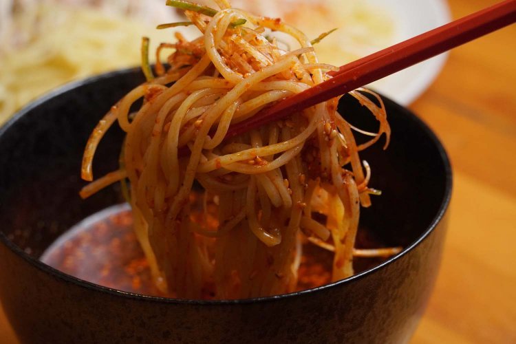 ちょっとつけただけでもこの赤さに。