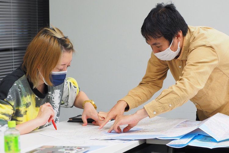 今和泉隆行（地理人）×能町みね子　小説「青森トラム」の空想地図をつくる。架空の都市に鉄道を敷く！