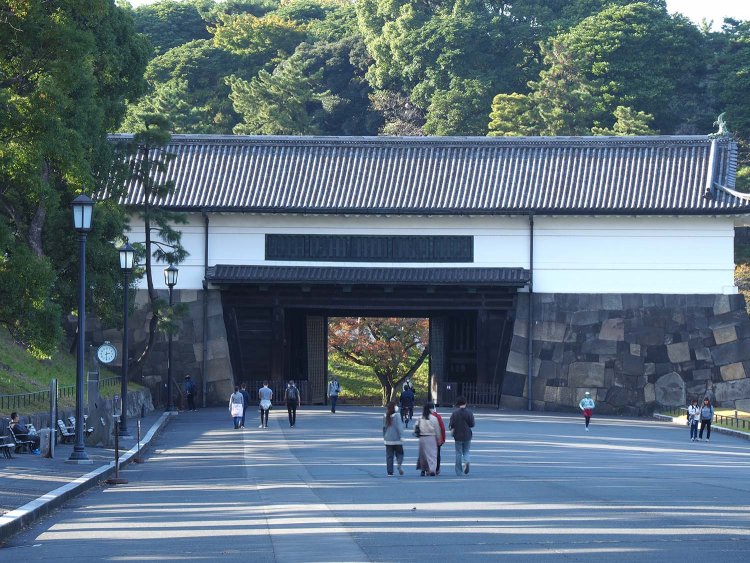 桜田門。それにしても、「さくらだもん」という言葉の響きのなんとかわいらしいこと。