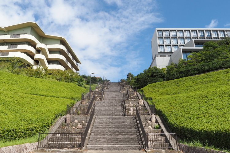 湘南国際村は訪れるたびに装いを変えている。今回はとくに県道217号沿いに新しい店が4～5軒。どれもしゃれたお店で、少々うろたえてしまった。面影はなし。