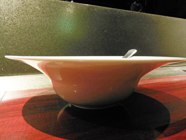 底が深い器なので熱々のハヤシソースが冷めにくく、最後のひと口まで温かい状態でいただける。