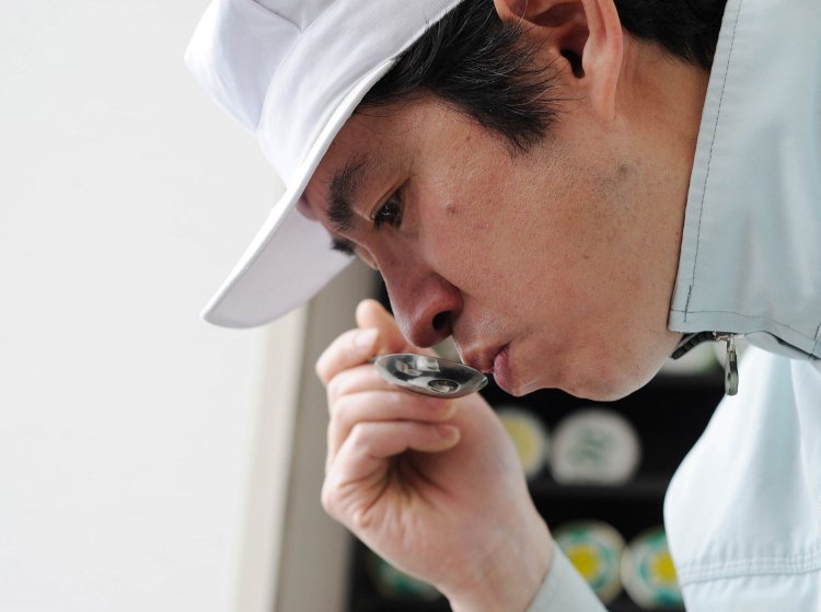 日本茶鑑定士の小松幸哉さん（画像提供：和茶倶楽部）