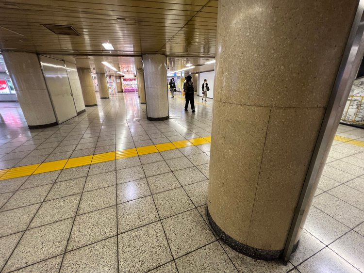新宿駅地下アルタあたり