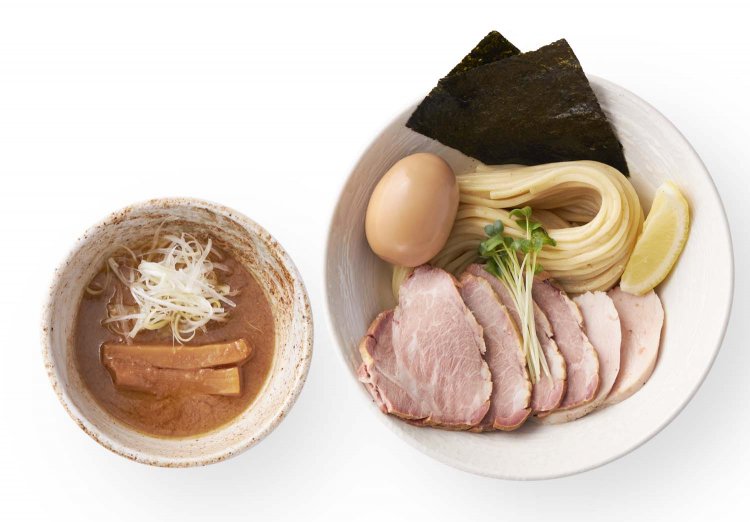 特製鶏魚介つけ麺。麺とつけ汁との相性が抜群で、飽きがこないので毎日でも食べられそうだ。