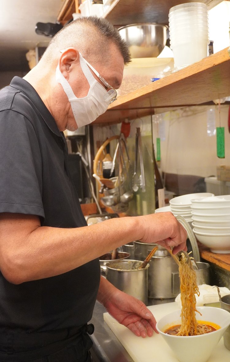 店長の吉澤さん。もともとはアパレル業界にいたそう。