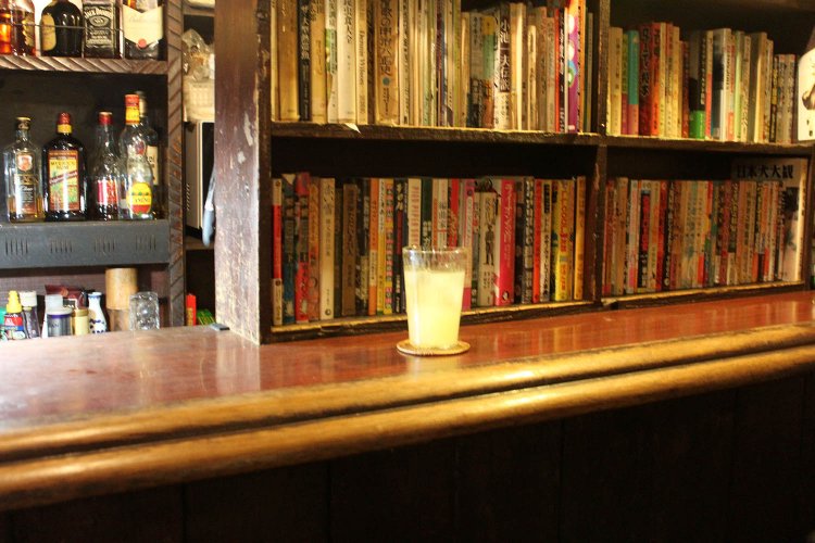 人気ドリンクのシークワーサーサワー650円。