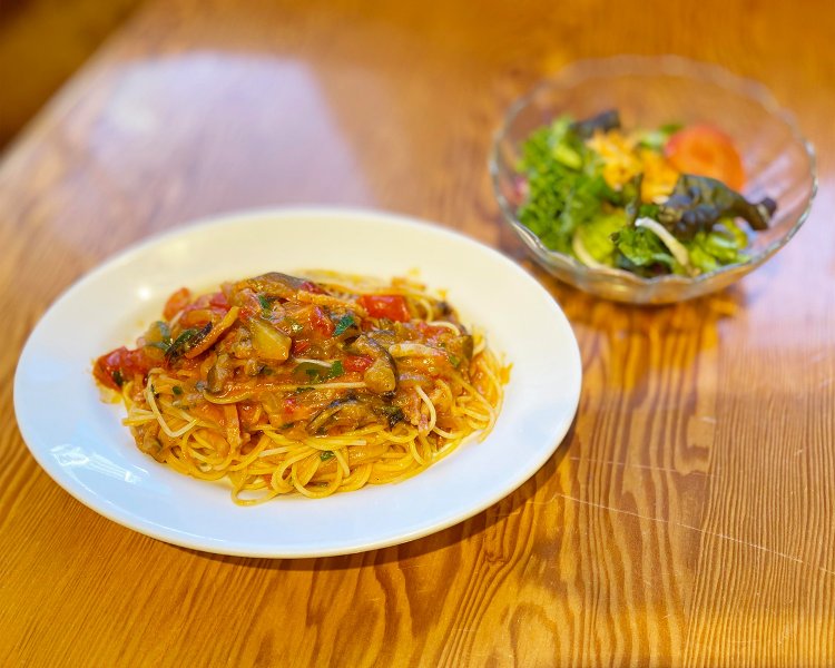 オルトラーナ(ランチ・サラダ付き)1050円。