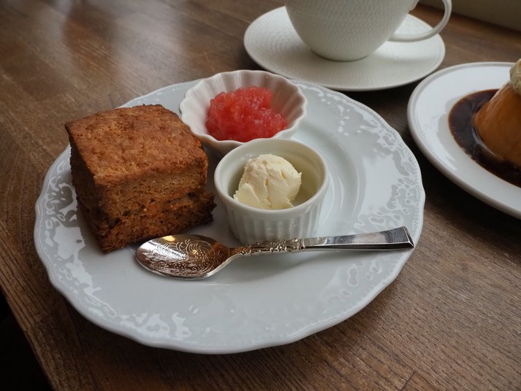 スコーン（プレーン）。