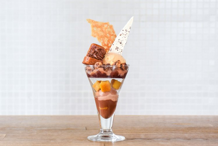 パフェ（富ヶ谷店のみ）。