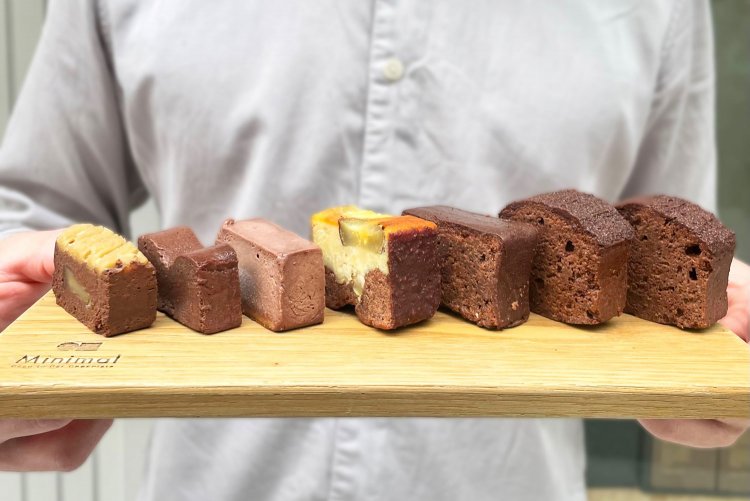 ガトーショコラの食べ比べとペアリングセット（代々木上原店のみ）。