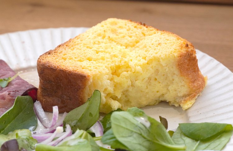 パンの中まで卵液がしみしみ。