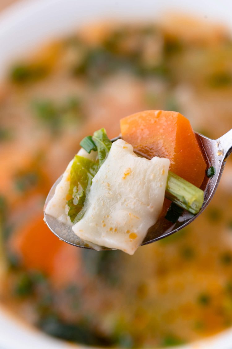 テントゥク1100円（ランチセットは1000円）。