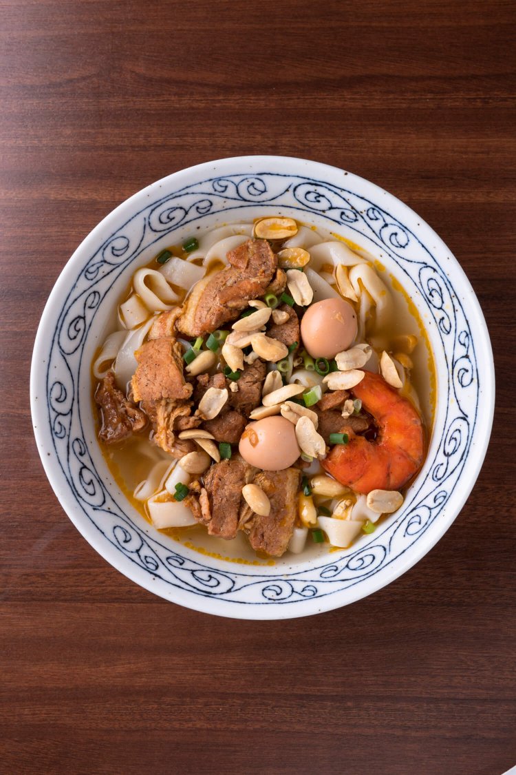 平たい麺8バインミーシンチャオ