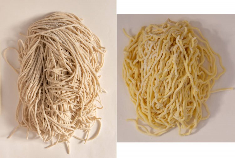 左から、生そば100g 140円、中華そば1玉 110円。