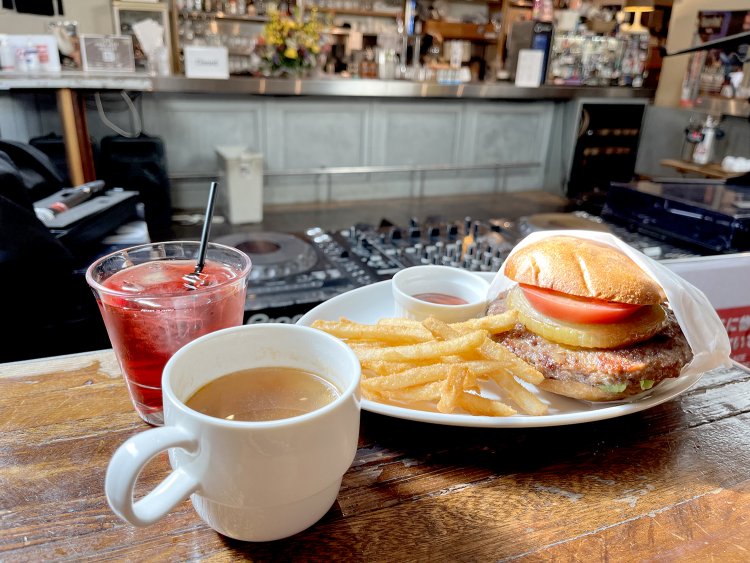 恵比寿のおすすめカフェ16店。人気のスイーツ、こだわりのコーヒー、おいしいカフェランチもご紹介！