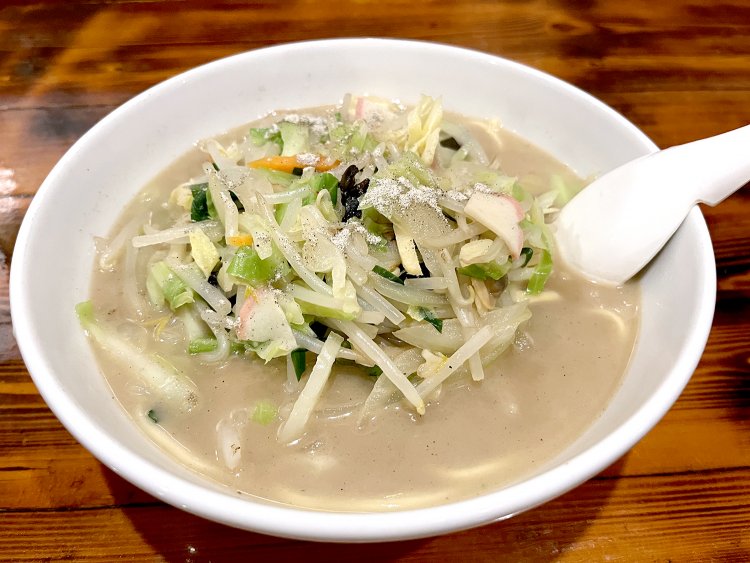 ホワイトペッパーをかけていただきまーす。