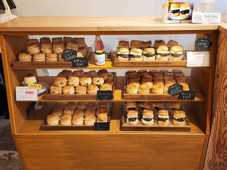 北千住茶香のスコーン陳列の様子