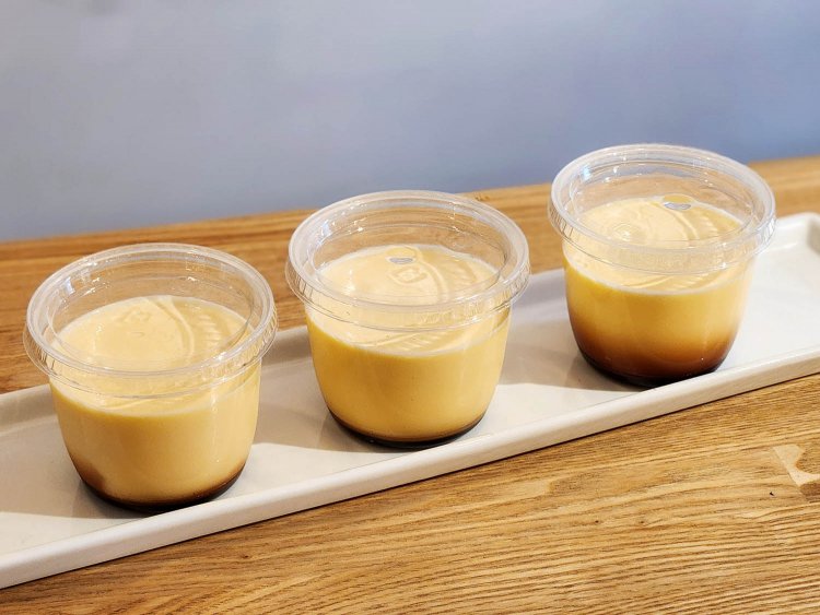 なめらかプリン360円。