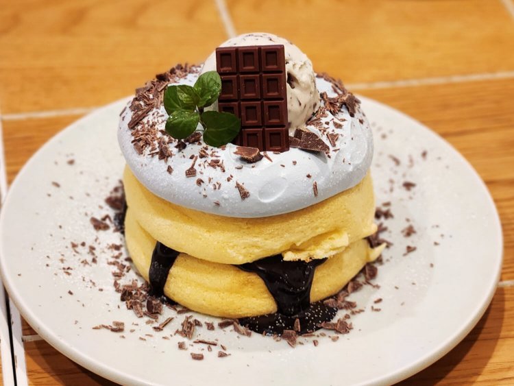 奇跡のパンケーキ ブルーミントチョコレート 1430円。 2022年12月6～20日限定。