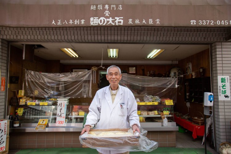 「麺づくりはボケ防止でいいんだよね～」と笑う大石さん。