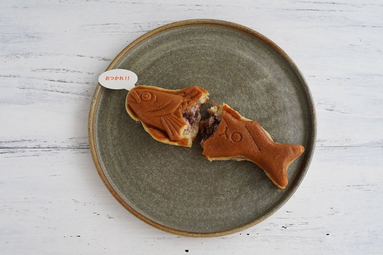 イワシ（つぶあんクリームチーズ）334円。