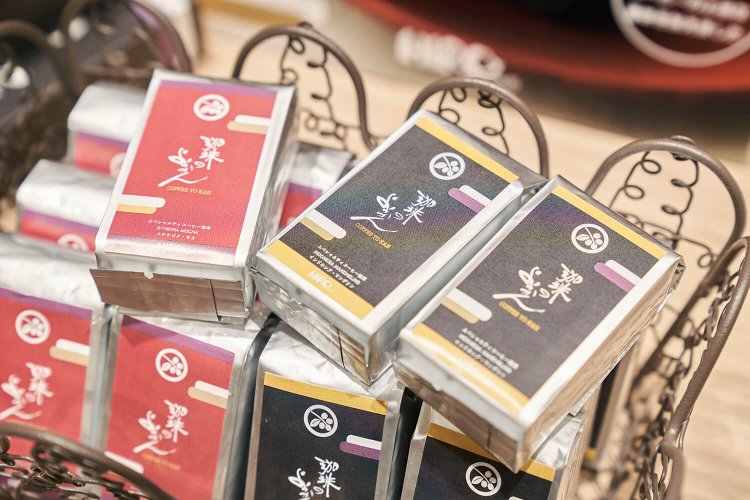 ミニ珈琲ようかん1本324円（税込）。