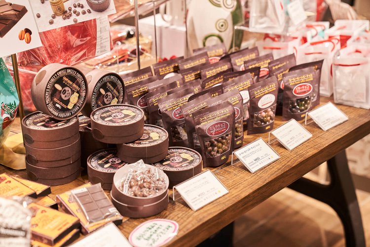 コーヒービーンズチョコ 各432円（税込）。