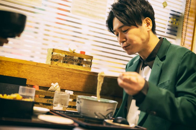 そば店『竹むら』。雰囲気は落ち着いているが、そばが出てくるのは早い。