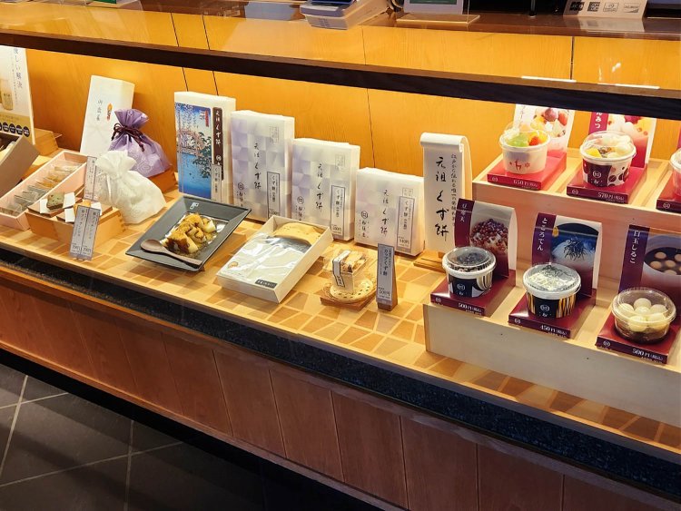 亀戸船橋屋ショーケース