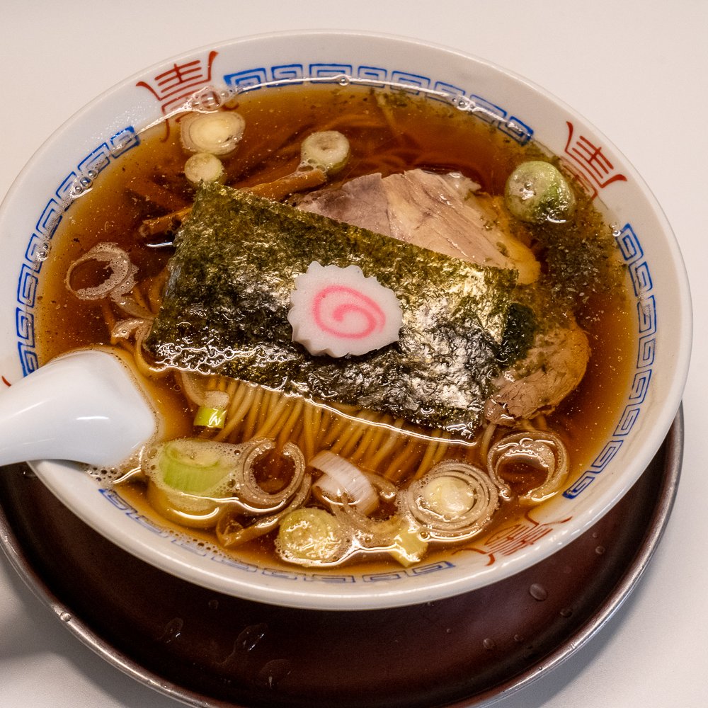 高円寺『二階麺肴酒店 黒黒黒』は、ラーメンで締めたい居酒屋。魅惑のスパイスチューハイも試す価値あり