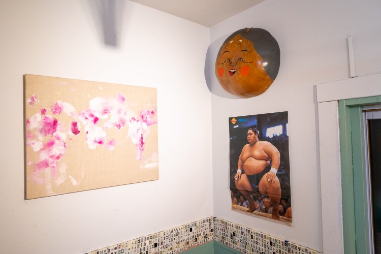 店内にはオーナーが趣味で集めている雑貨もあちこちに。