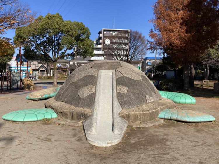 小さい子は登るのが難しそう。