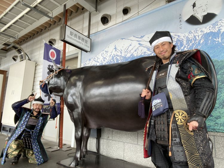 写真左から志村光安、最上義光公。