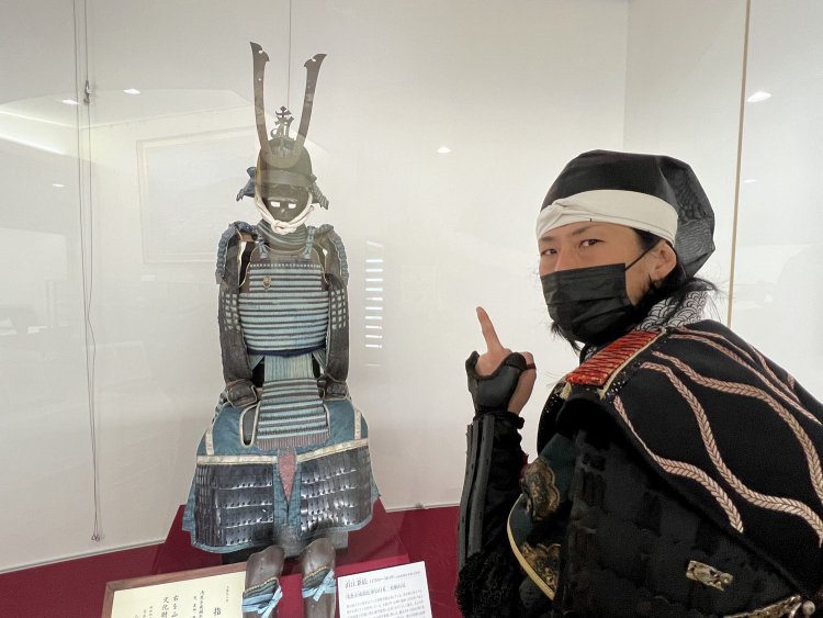 「戦場では見えなかった細かな意匠が武士の心をくすぐるのう」