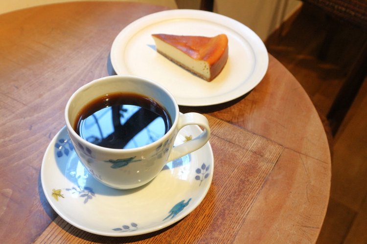 こだわりのコーヒーは、一杯600円から楽しめる。