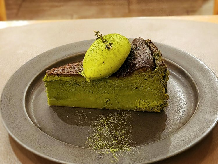 抹茶バスクチーズケーキ 620円。