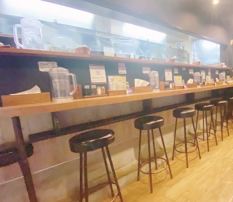 落ち着いた、居心地のよい店内。