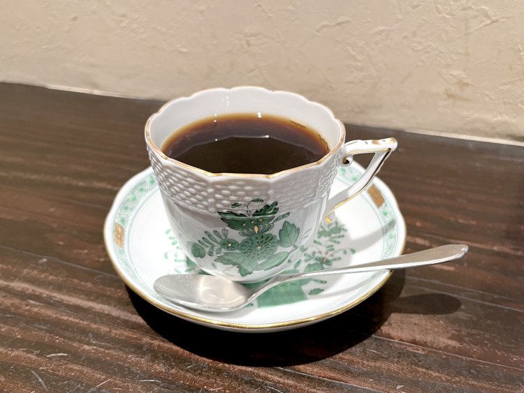コーヒーもすごくおいしい。最後までランチを楽しませていただいた。