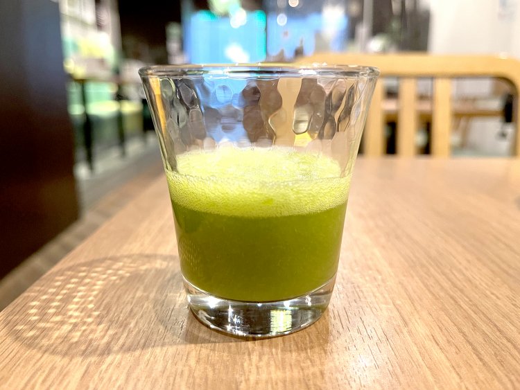 日によって使用される野菜や果物が変わる。フレッシュでおいしい！