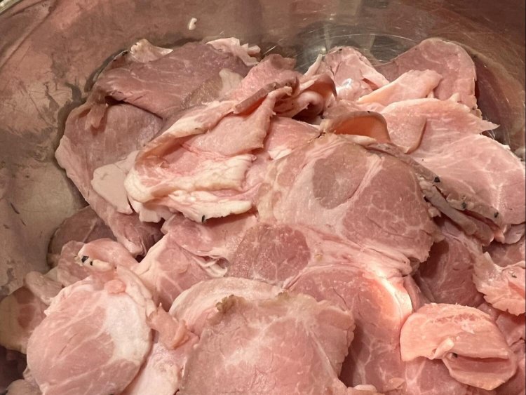 低温調理されたこだわりのレアチャーシュー